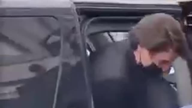 EVERYONE LOVES JUSTIN