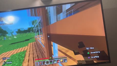 Llama King plays Minecraft. Great camera work