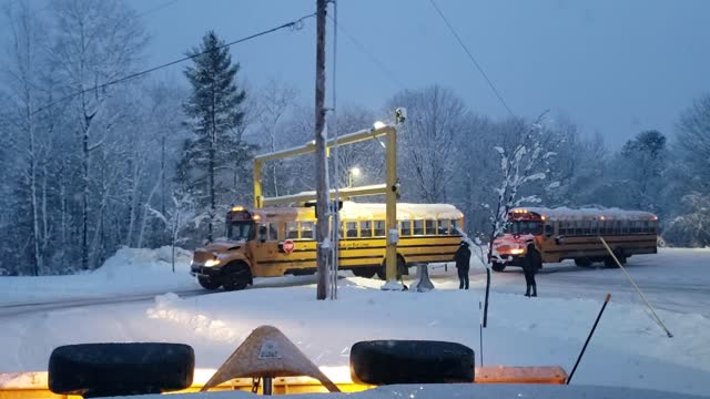 Roof Scraper Makes Easy Work of Cleaning Snow