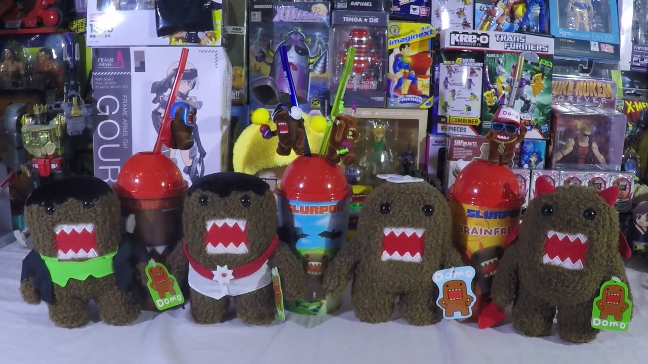 7-Eleven Slurpee Domo kun Halloween plush, cups and straws (2009)