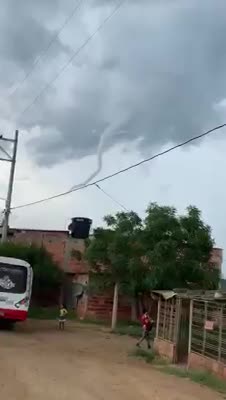 Un remolino sobre el cielo de Cúcuta generó pánico