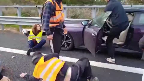 Italy: Climate activists pick the wrong driver to block