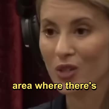 Struggles of a Male Bee | Erika Thompson #ecology #nature #bees