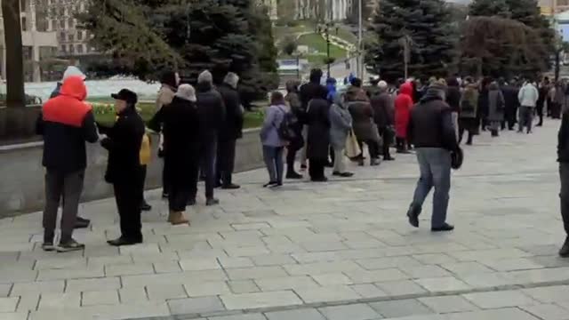 Kiew today... Einführung der Briefmarke "Russisches Kriegsschiff, fick dich!!! "Ukrposhta"