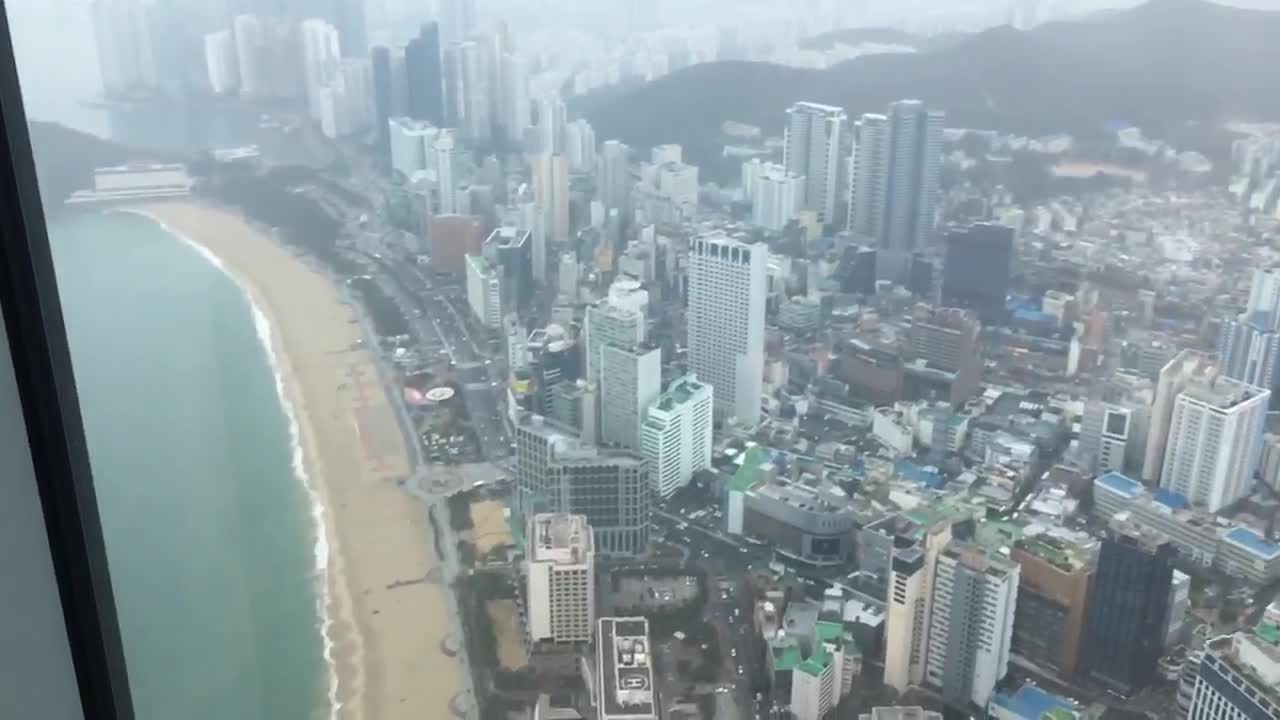 Check out the stunning outside scenery from the 92nd floor!
