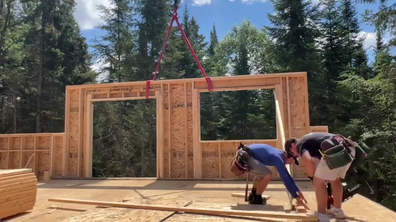 900 lbs wall lift with a rotating telehandler