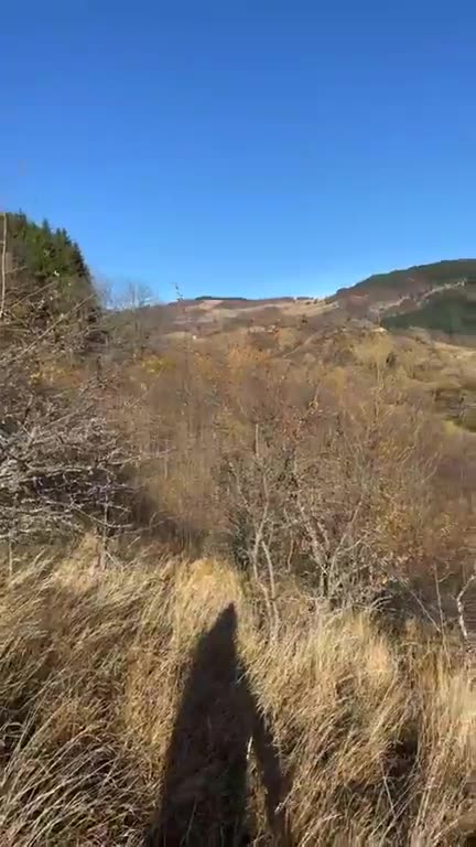 glimpse of the Modena mountains 1