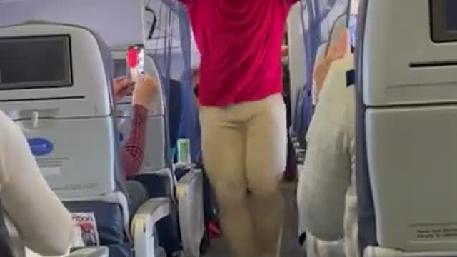 Viral | A Passenger On A Plane Dances To The Tunes, Video Goes Viral | CNN News18 | #Shorts