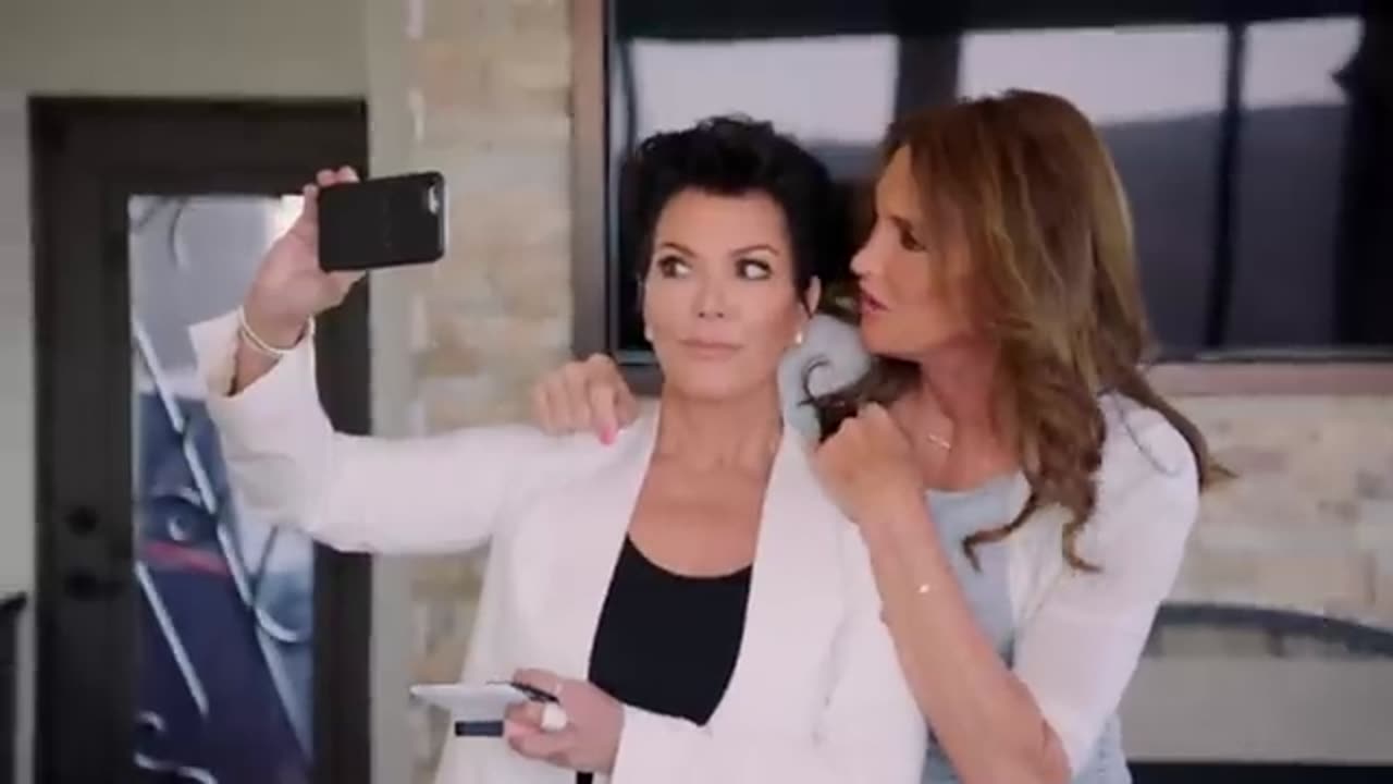 Kris Jenner Meets Caitlyn Jenner For The First Time | Keeping Up With The Kardashians