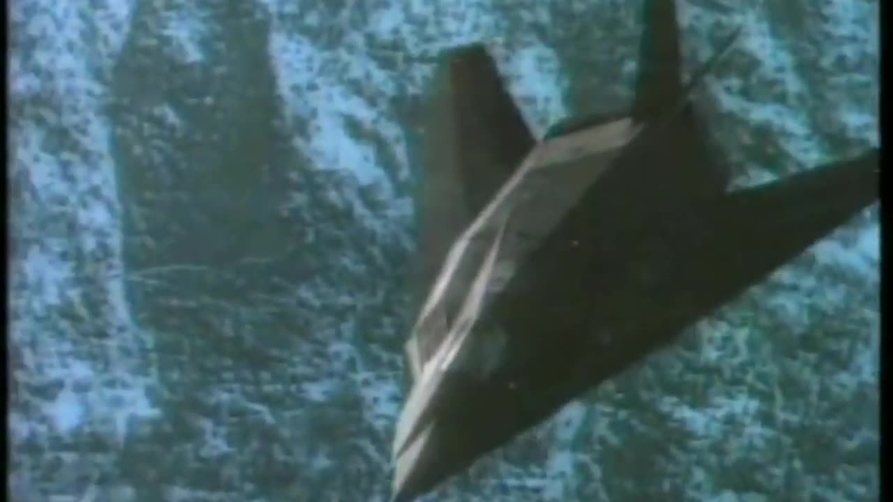 What is a plane? For ten dinars, the plane has fallen, the price has fallen! #f117 #zoltan #amw