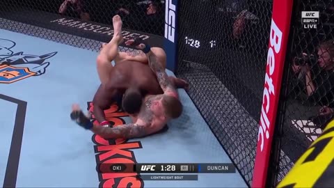 The referee didn't know he was asleep #UFCParis