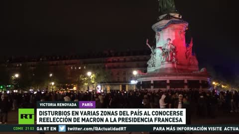 Disordini in diverse zone della Francia dopo la notizia della rielezione di Macron alla presidenza.A Parigi, massicci scontri con la polizia hanno avuto luogo in Place de la République e nelle aree circostanti