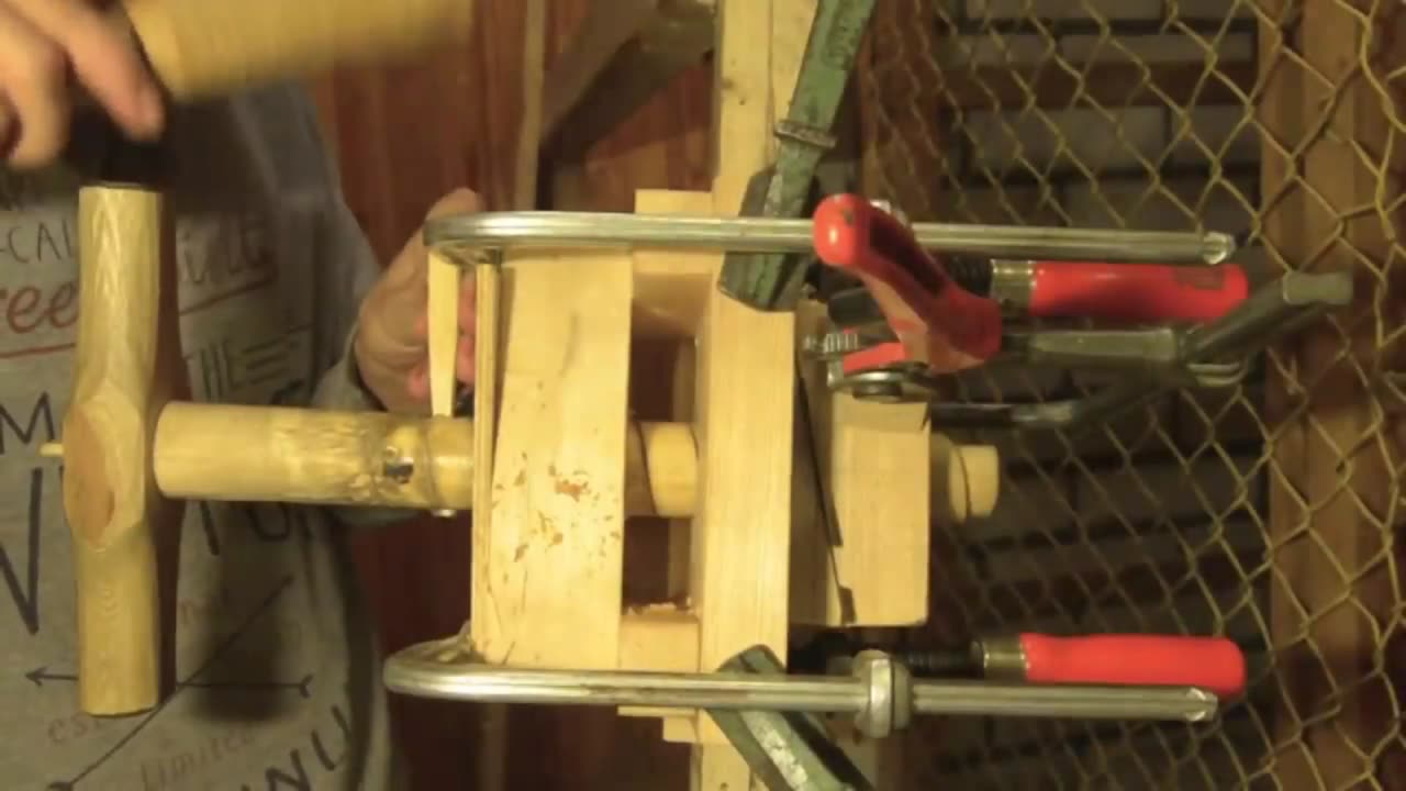 Making a wooden screw and bolt from scratch