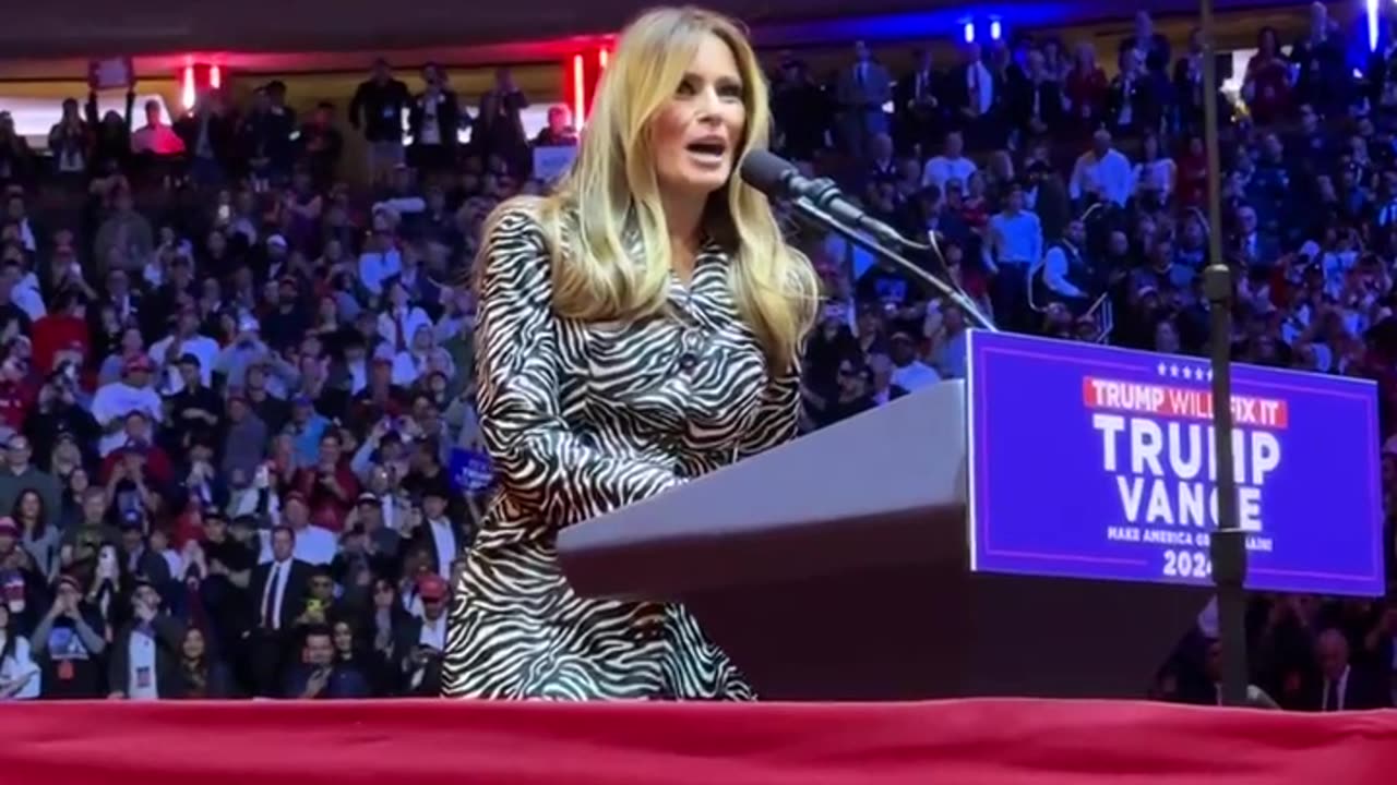 Melania walks out 45+ 🇺🇸