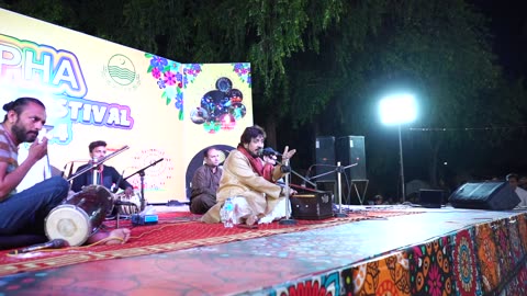 Hamid Ali Khan Mesmerizes the Crowd with "Menu Tere Jaya Sohna" at Flora Festival 2024 in Sargodha