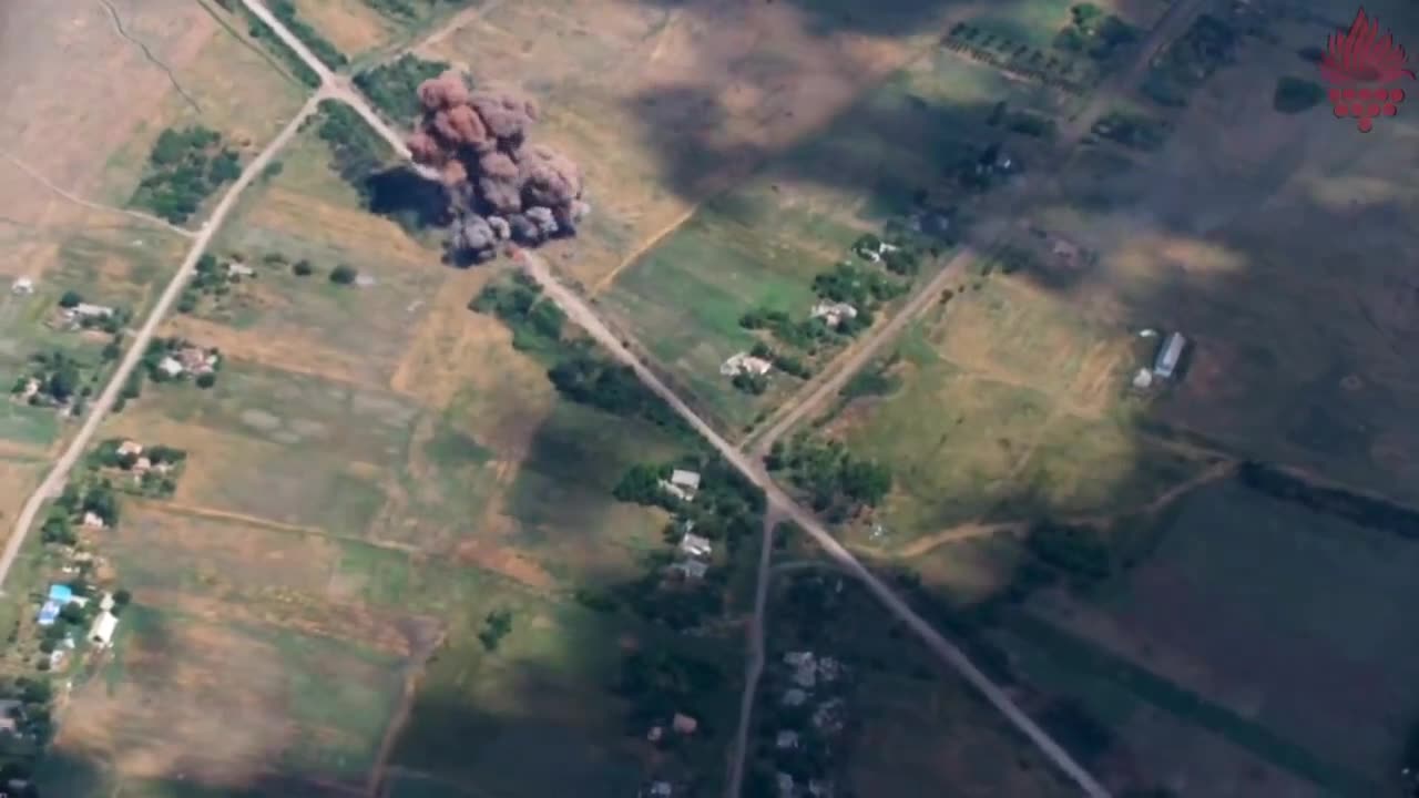 💥🔥 Detonation of the ammunition of Russian Grad after being hit by an artillery