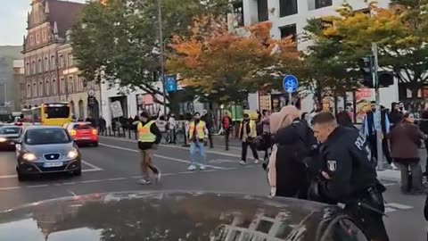 German police violently
