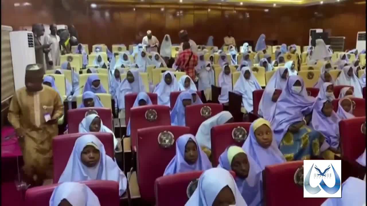 Nigeria: Hundreds of kidnapped schoolgirls released
