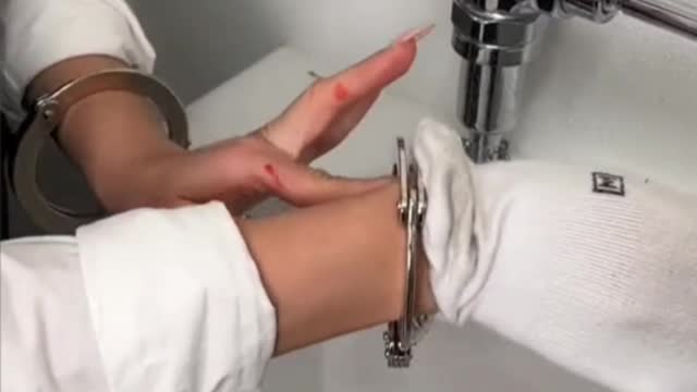 Cup shows escape trick -2