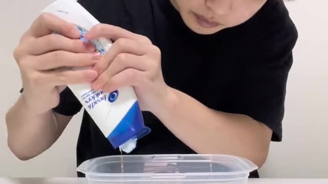 Can y’all not see it still in the bowl for the first video 😭🥺
