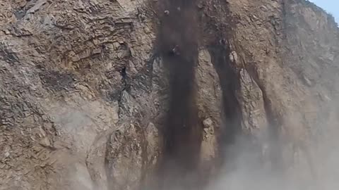 Very very danger 😲😳