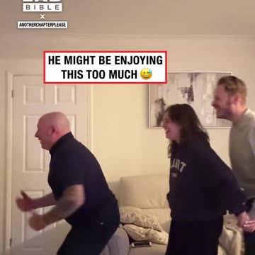 Pranking dad with chicken dance trend 🐓