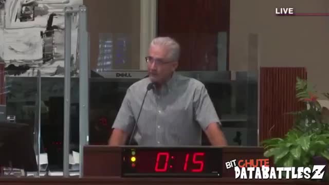 FINALLY.. This Doctor stands against the Vaccines. MUST WATCH.