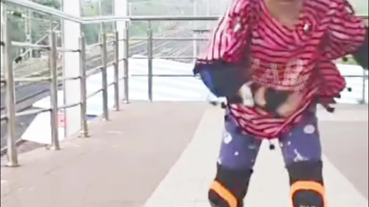 Skating On Slope | Skating | Skating girl | #rumble #skating #skater #Harshalidhankhola