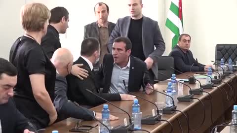 Разборки в парламенте Абхазии