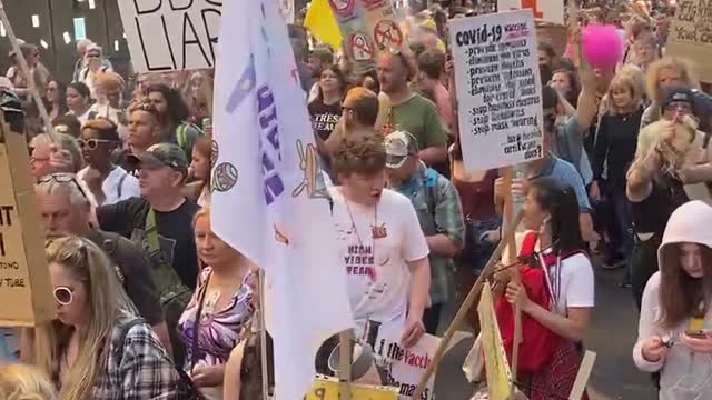 LONDRA 🇬🇧 IMPONENTE MANIFESTAZIONE