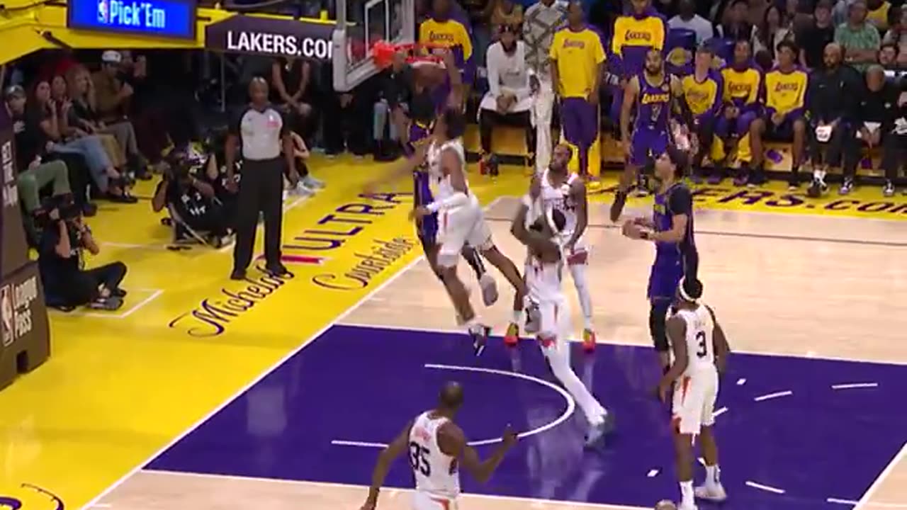 NBA - Rui goes baseline 🔨🔨