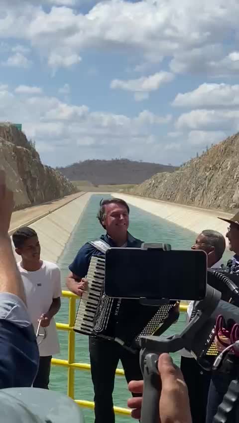 AGORA LASCOU... O HOMEM ALÉM DE MOTOQUEIRO ... VIROU SANFONEIRO TAMBÉM 🤣🤣🤣🤣🤣🤣🤣🤣