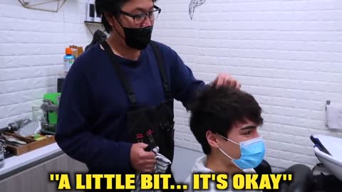 Tiktoker pranks his friends with his new hair color