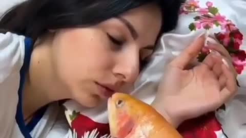 Kiss Fish Girl