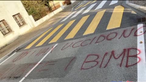 'I vax uccidono. Salvate i bimbi' - Scuola di Rualis