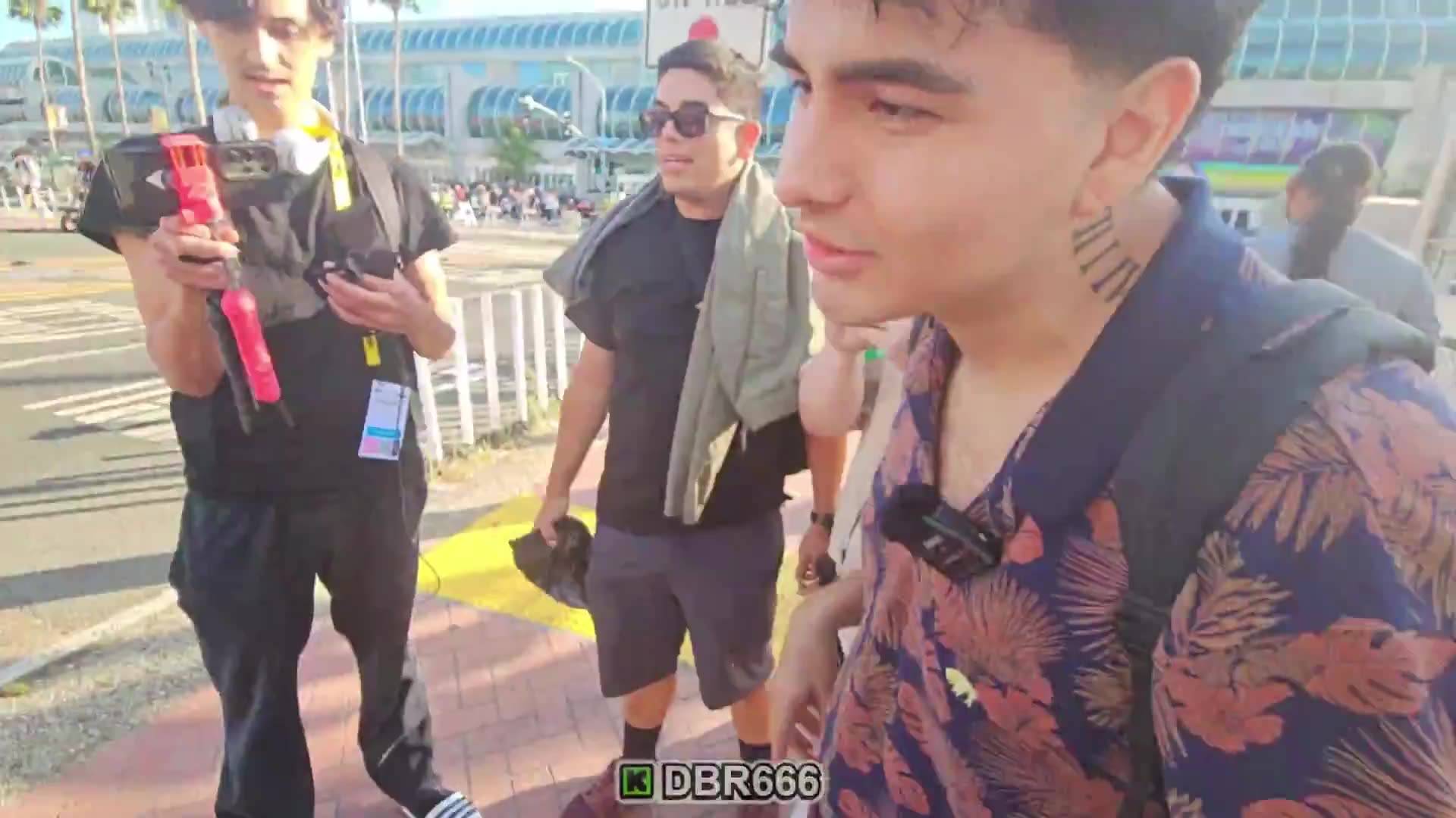 Turbski1 presses Shoovy at TwitchCon ft. Young Cheeto and DBR666