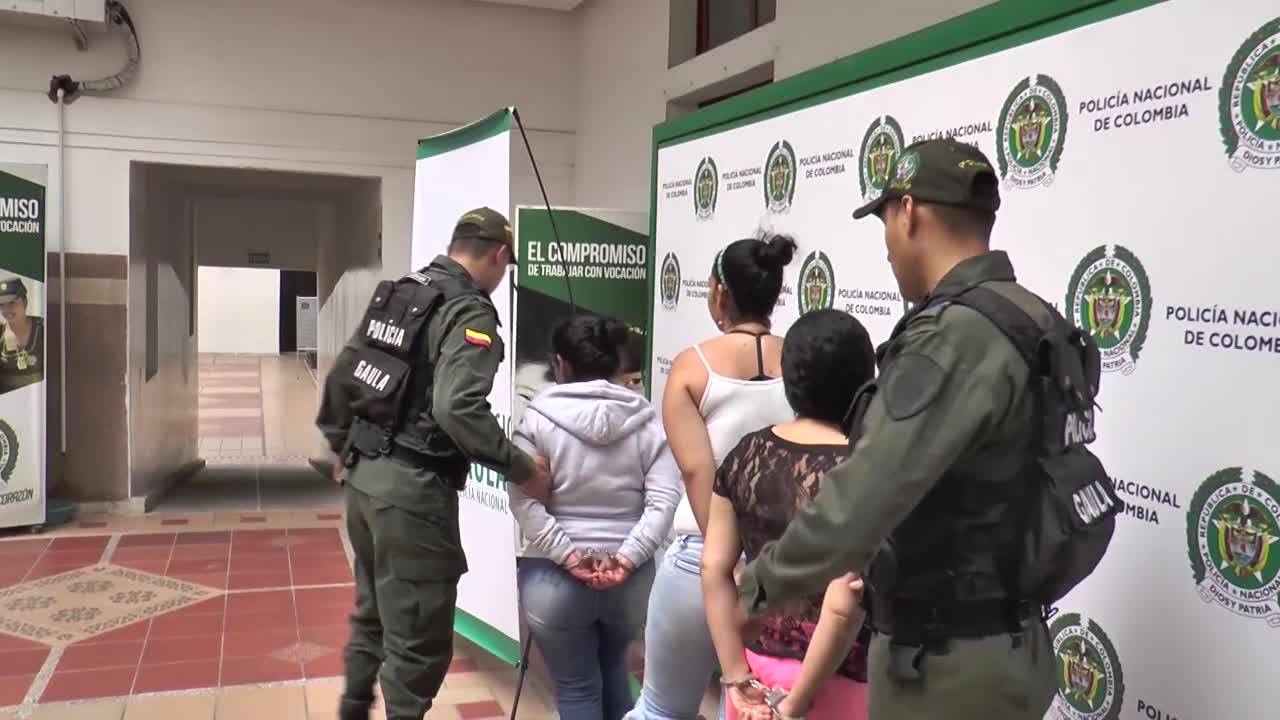 Así actuaba banda de mujeres que habría hecho extorsiones por más de $2 mil millones en Bucaramanga