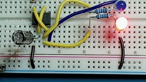 Two Alternately Blinking LEDs with 555 circuit