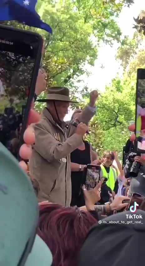Veteran Freedom Speech Inspires Australian crowd