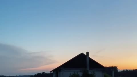 I’m such a „wow look at the moon“ person