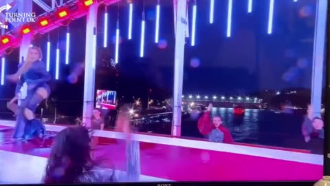 L'uomo blu alle Olimpiadi di Parigi