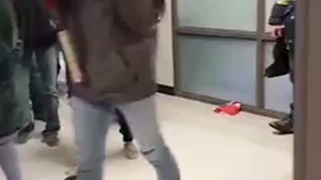 Students of Canada say no to mandate mask