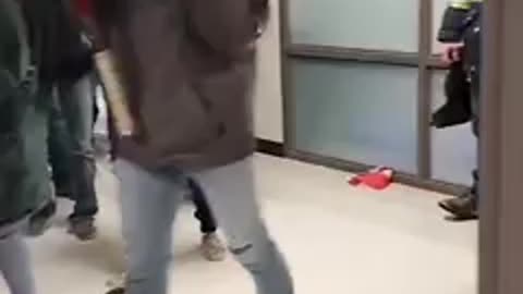 Students of Canada say no to mandate mask