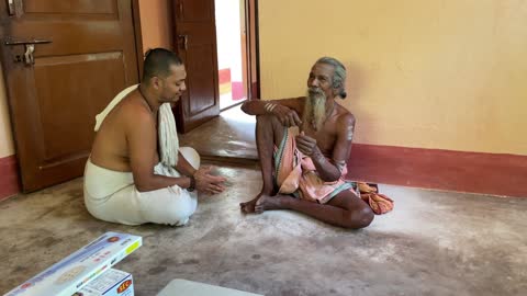 Sitting with 101 year old sadhu Brahma Chaitanya Das at Chakratirtha