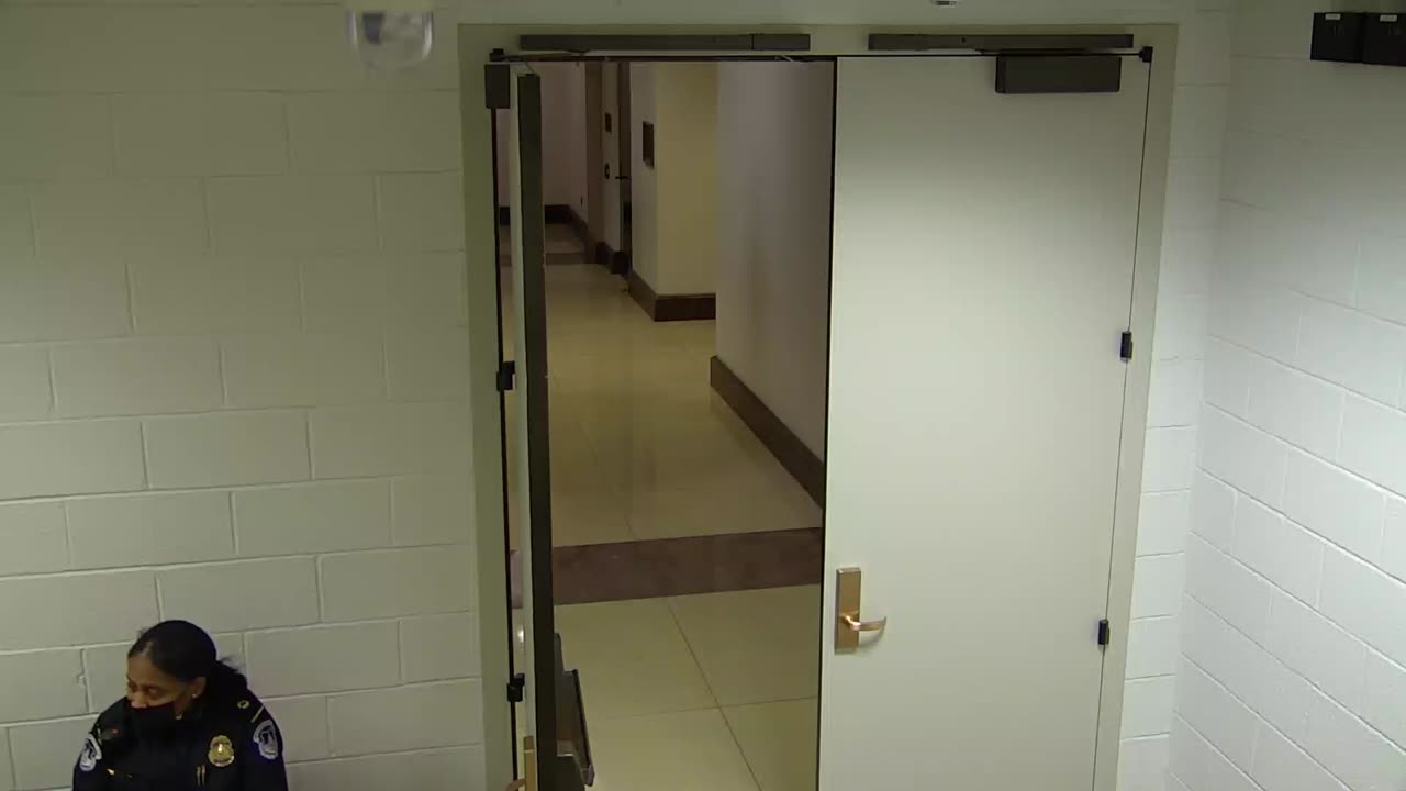 7183CVCULElevator#5Lobby_2021-01-06_20h00min02s453ms.mp4