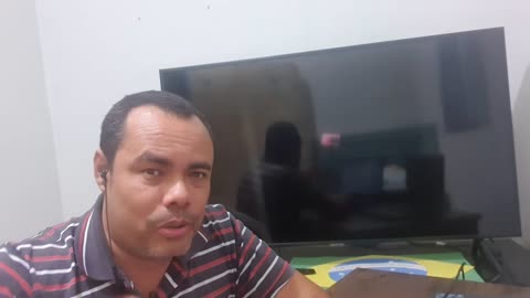 Nos EUA Bolsonaro faz live dentro de barbearia e detona retomada dos impostos nos combustíveis!