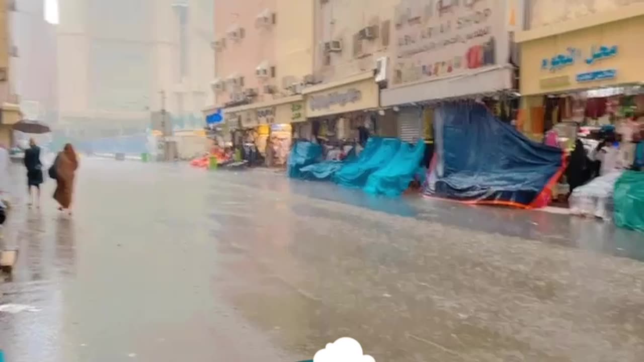 Raining in Makkah