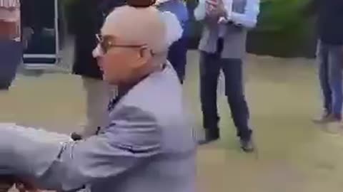 A old man dancing 🤣!