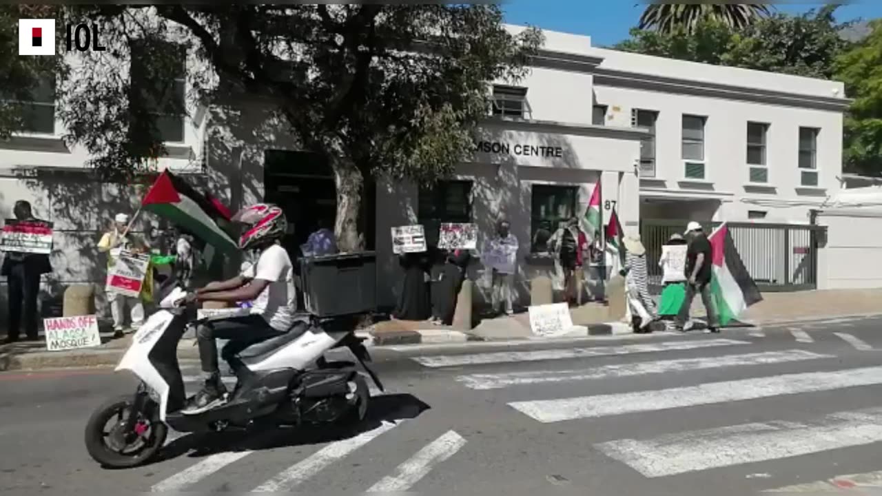 Watch: Palestine Solidarity Campaign picket outside Jewish Museum in Cape Town