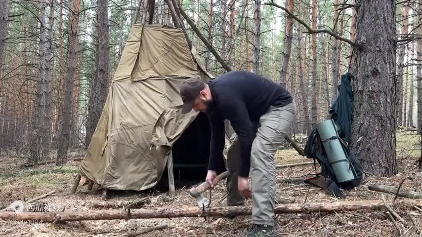 8 +++++ Camping in tents with my daughter - baking pizza in the oven